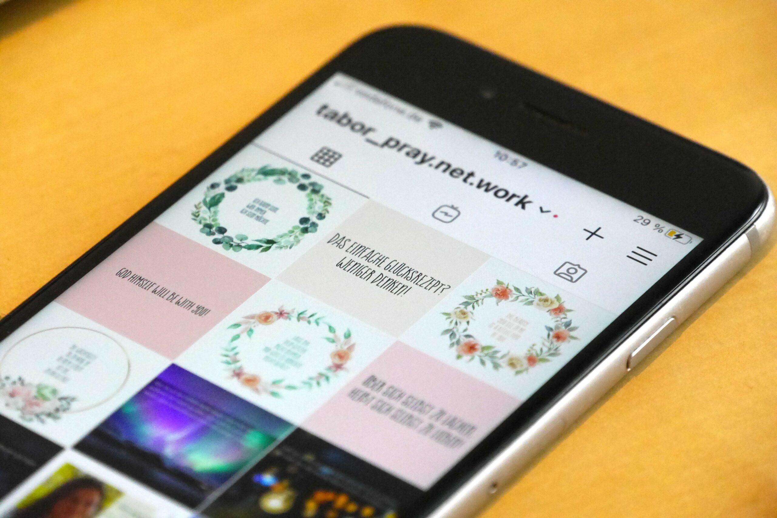 Instagram Handy